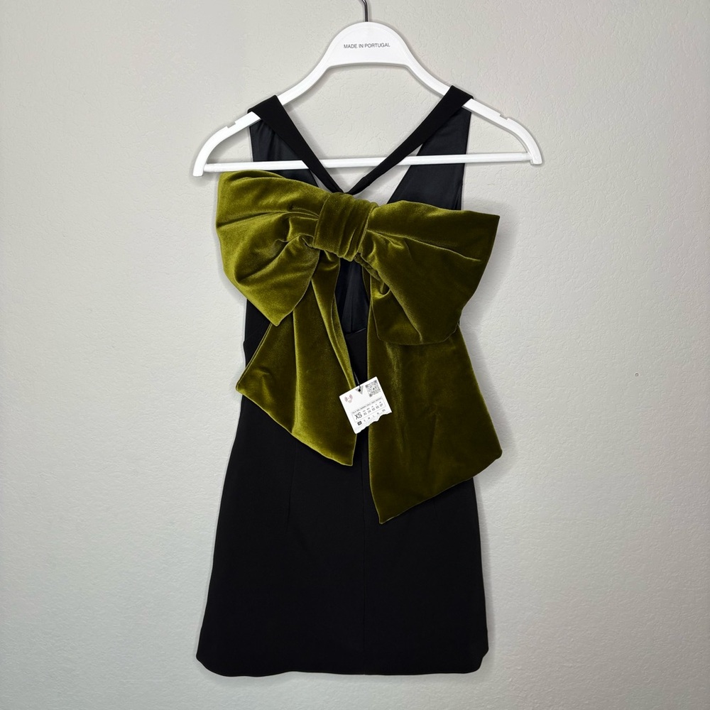 New with Tags Zara Mini Halter Dress with Green Velvet Bow - Picture 1 of 8